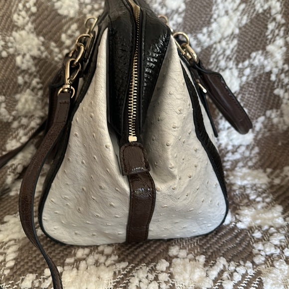 Guess Bag - Picture 10 of 16